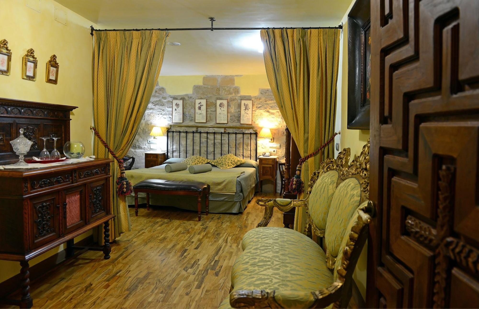 Hotel Cetina Palacio De Los Salcedo بايثا المظهر الخارجي الصورة